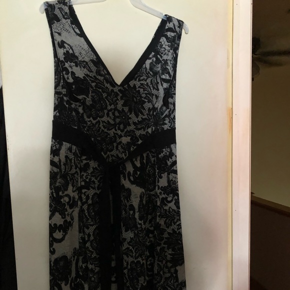 Pennington’s dress - Picture 2 of 3